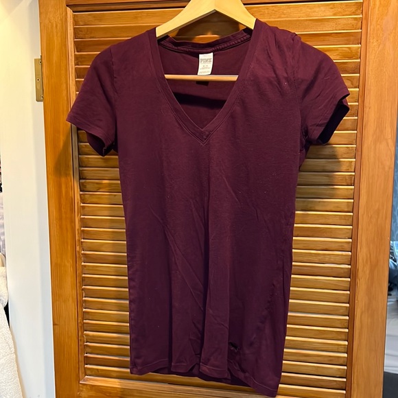 PINK VS tshirt burgundy/purple - Picture 1 of 3